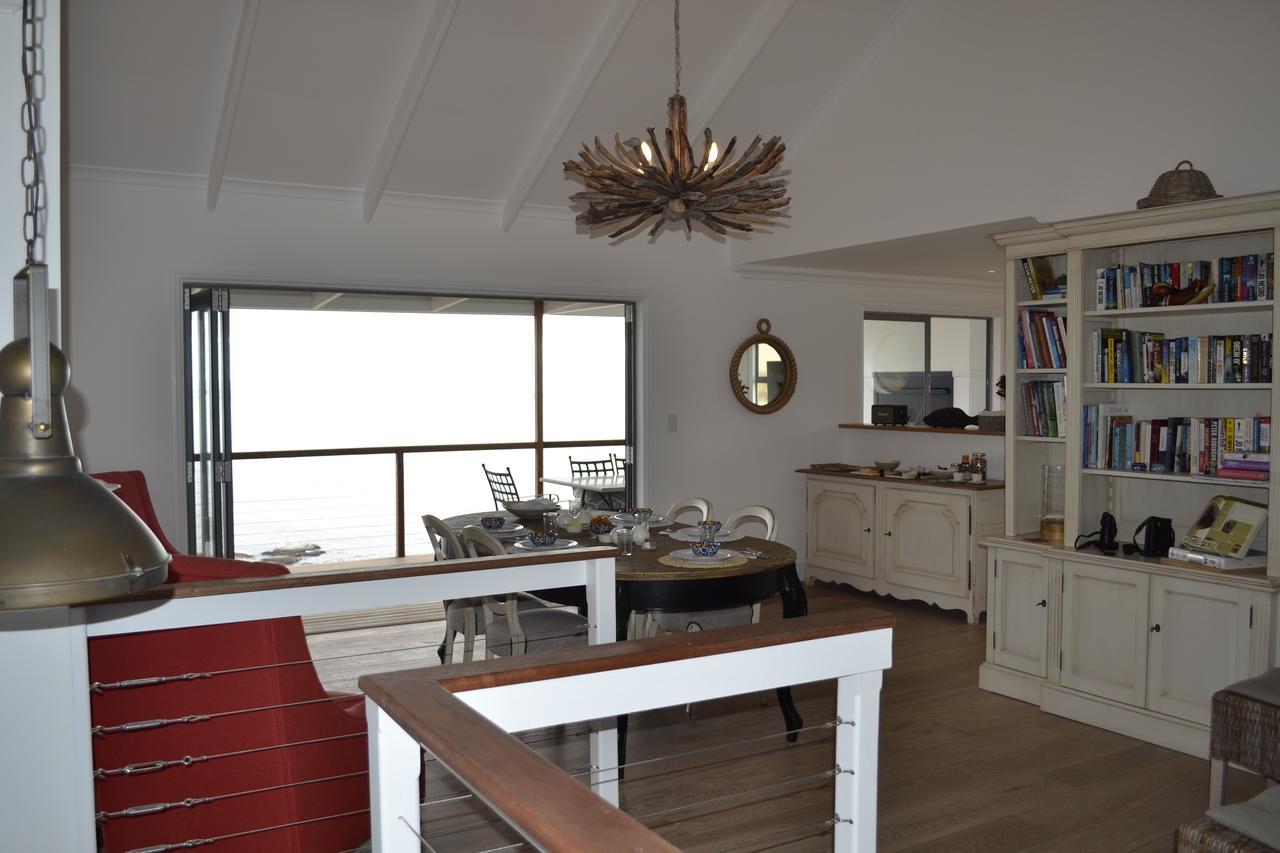Hotel Oceans Drift à Le Cap Extérieur photo