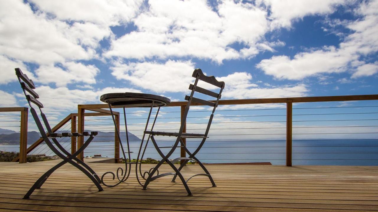 Hotel Oceans Drift à Le Cap Extérieur photo